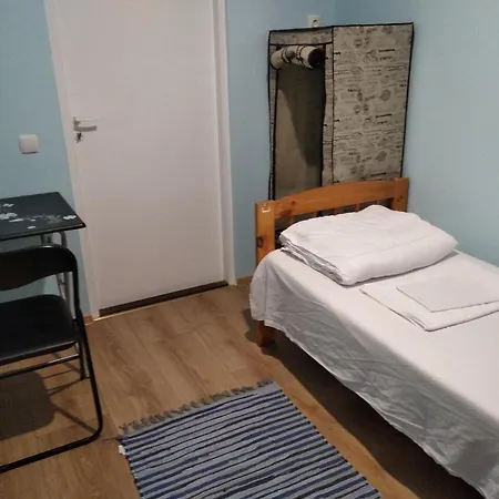 Хостел Harbour Travelers Service Centre - Tourists Only